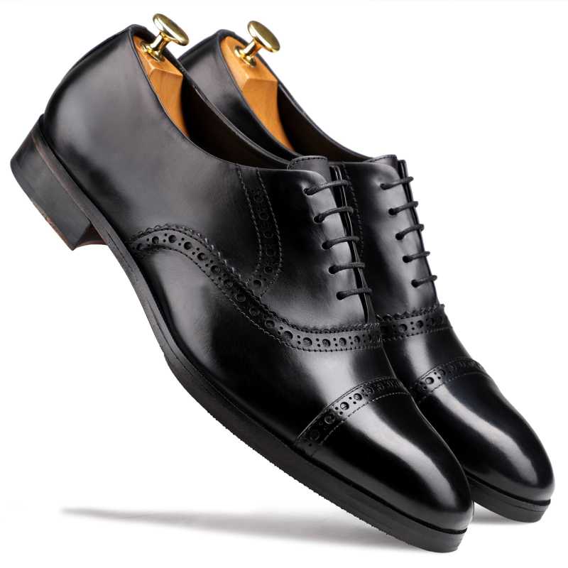 The Vienna Toecap Oxfords In Black