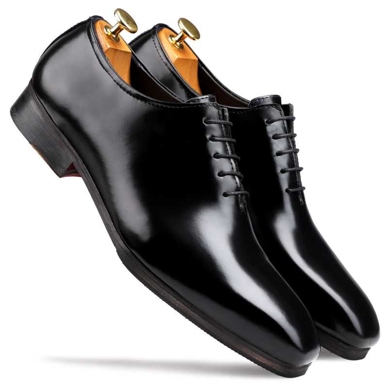 The Milan Wholecut Oxfords In Black