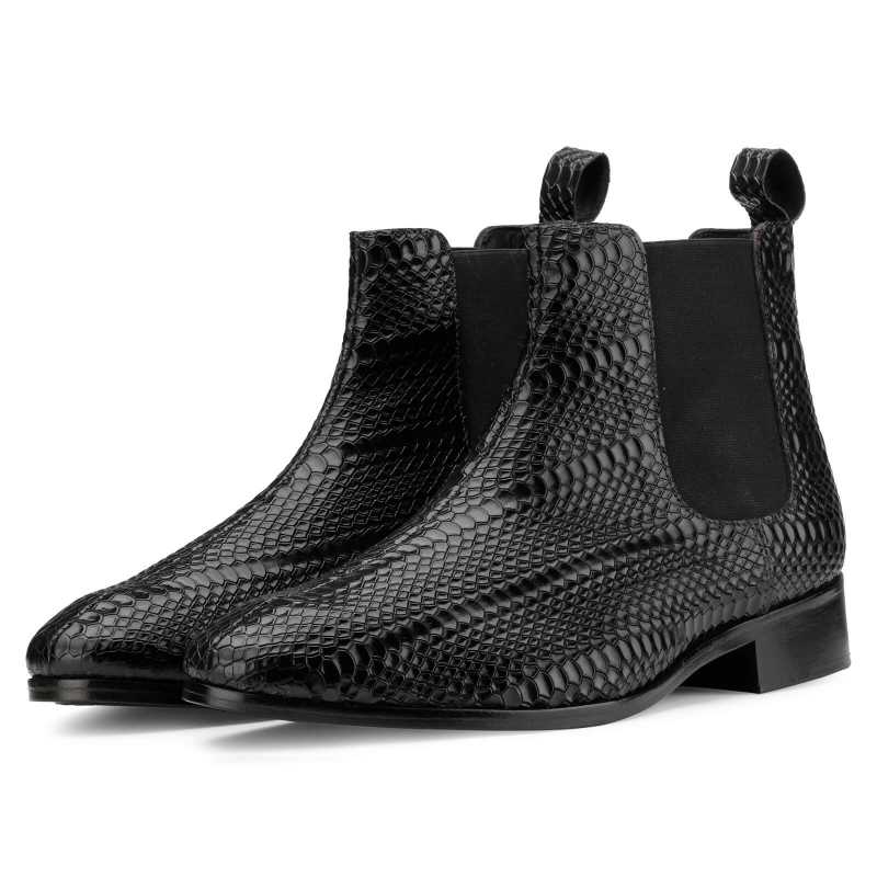 Neo Chelsea Boots In Black