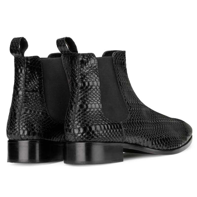 Neo Chelsea Boots In Black